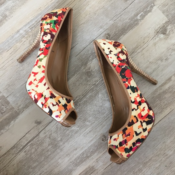 Abstract Colorful Fall Heels - Picture 5 of 7